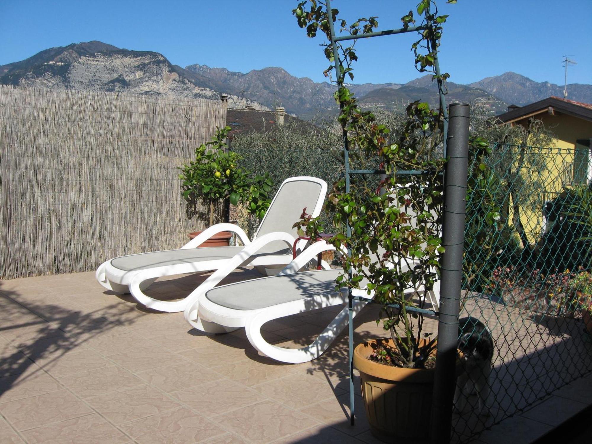 Appartamenti Casa Nina, Lago,Montagne, Uliveti Brenzone sul Garda Exteriör bild