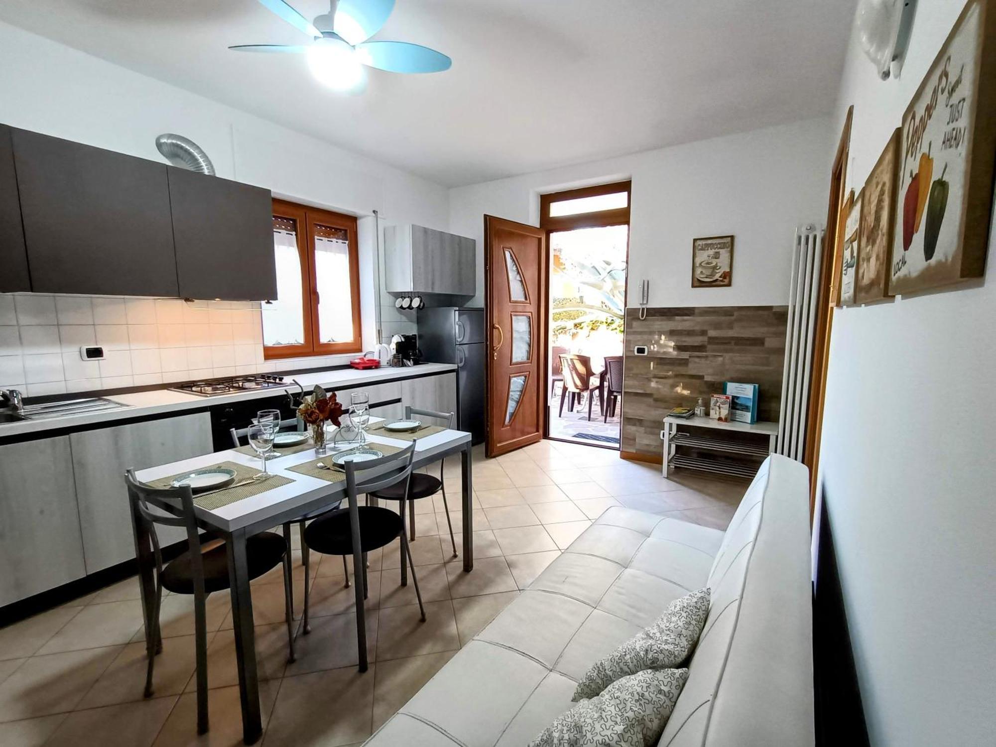 Appartamenti Casa Nina, Lago,Montagne, Uliveti Brenzone sul Garda Exteriör bild