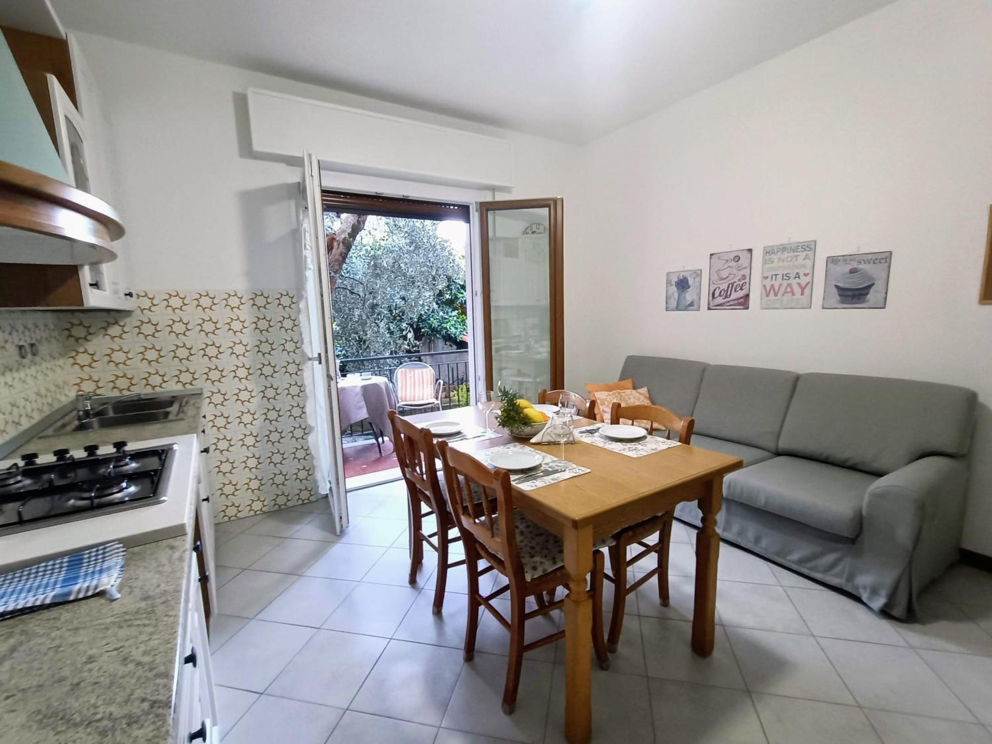 Appartamenti Casa Nina, Lago,Montagne, Uliveti Brenzone sul Garda Exteriör bild