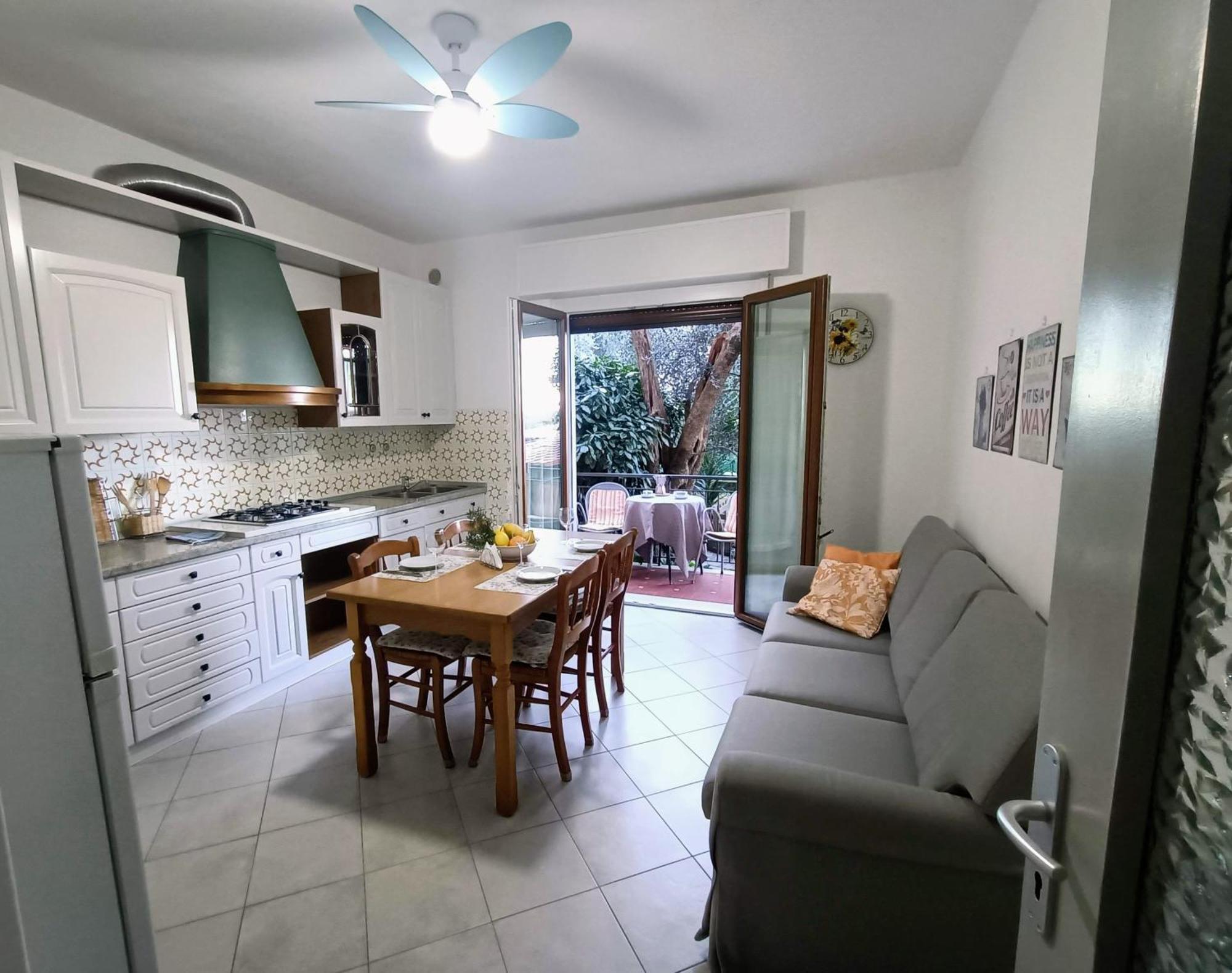 Appartamenti Casa Nina, Lago,Montagne, Uliveti Brenzone sul Garda Exteriör bild